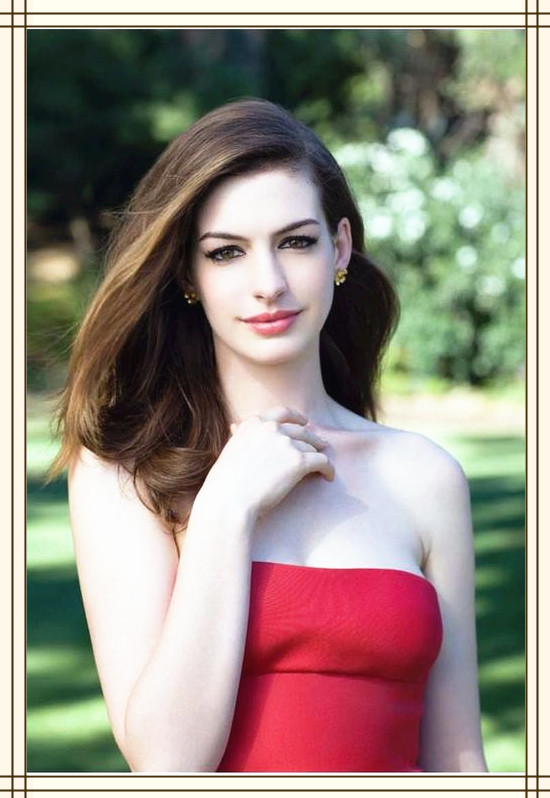 安妮·海瑟薇|安妮·海瑟薇: 从万人迷到“做作”女郎，红毯上的她从未让人失望