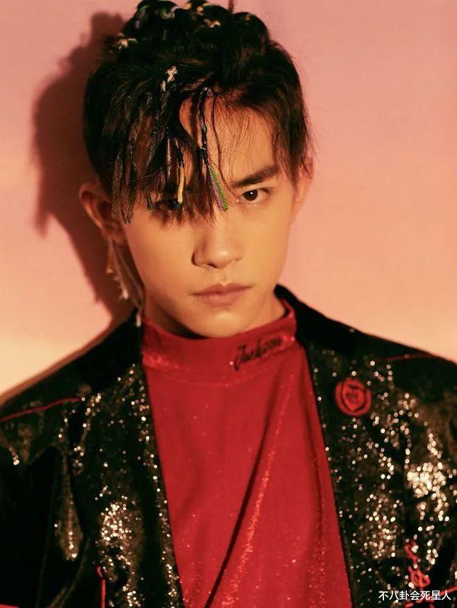 林一|大鼻孔,塌鼻梁,肉鼻头,有帅哥的脸却败在鼻子上,真可惜!