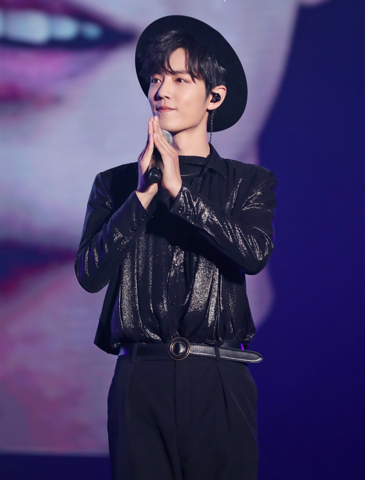 肖战|能拿得出手的作品仅有5部，肖战却被当成标杆，凭什么这么扛打？