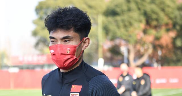 郑智|广州恒大队魂再获称赞，为中国球员开新路，未来会重返职业队