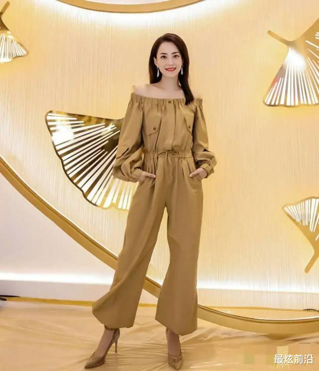 霍汶希|谢霆锋经纪人霍汶希太美了,穿连体裤时尚优雅,气质不输女明星