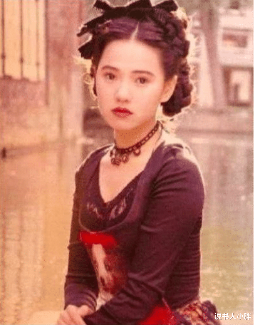 伊能静|伊能静：有过一段失败婚姻，47岁为爱冒险生女，今被小丈夫宠成宝