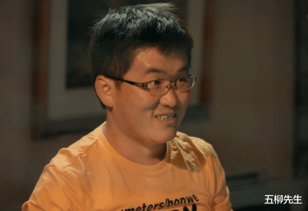 姜涛|明星姜涛重庆之旅结束，与女网红野岛喝交杯酒告别，此行收获满满