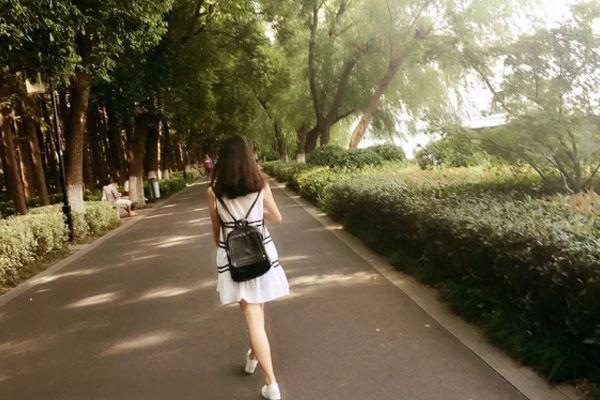 睡眠|晚饭后散步不是随便走走,若能坚持这么走,几个好处或会不请自来