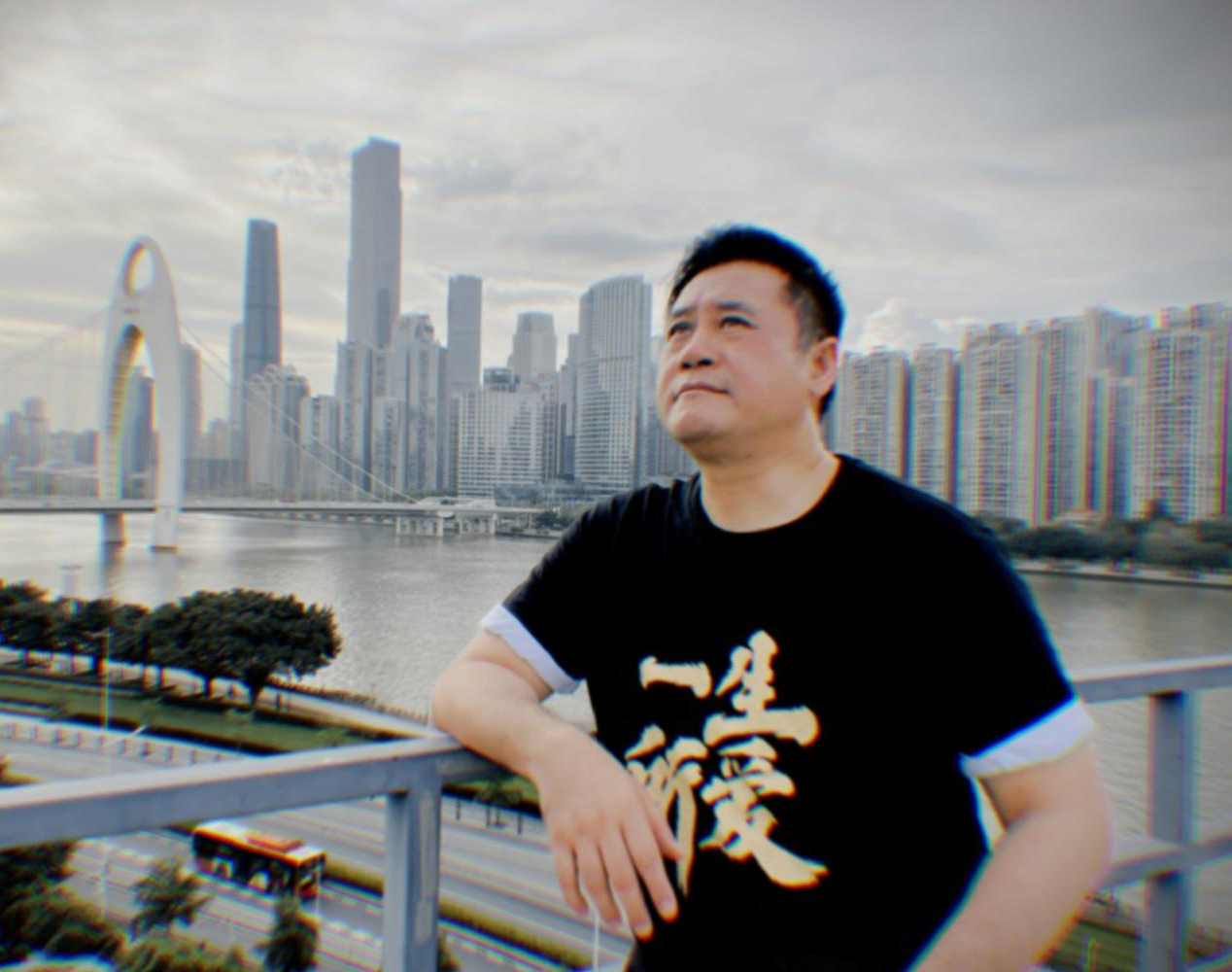 安妮·海瑟薇|我，香港演员，40年前跟着父母搬到香港，53岁回到内地