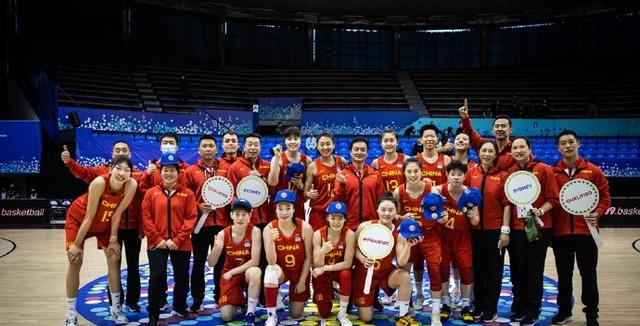 中国女篮|中国女篮赢34分 胜不足喜！郑薇的大考在头名之争 主力受伤埋隐患