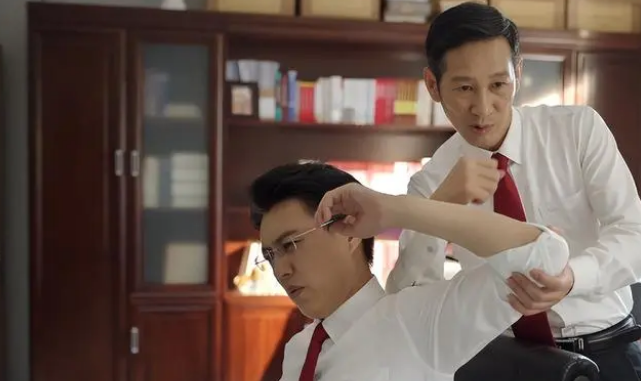 成毅|《底线》中的演员成毅,得到了最高人民法院的点评,并且其评价也正是观众的想法