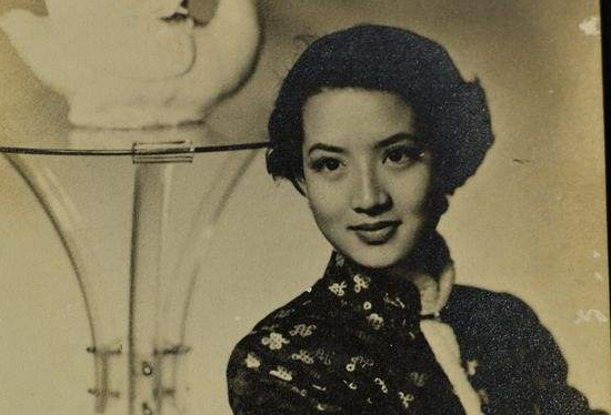 周璇|周璇被卖不是因为家中贫寒,而是被舅舅偷走,幸好后来成影后