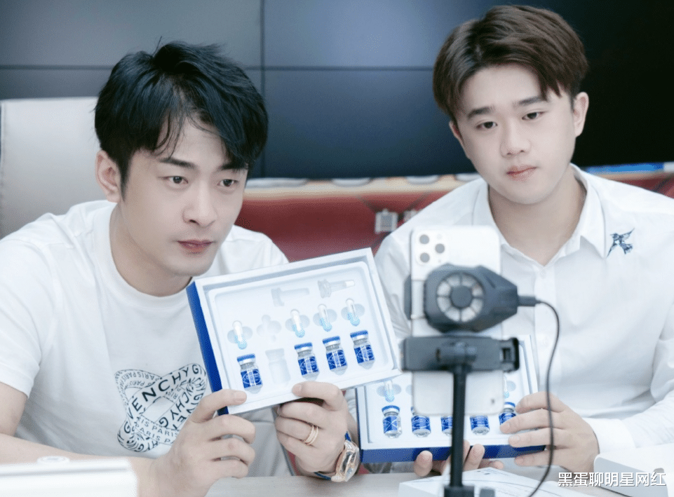 猫妹妹|网红辛巴团队内讧，两徒弟直播期间发生激烈争吵，粉丝：新剧本