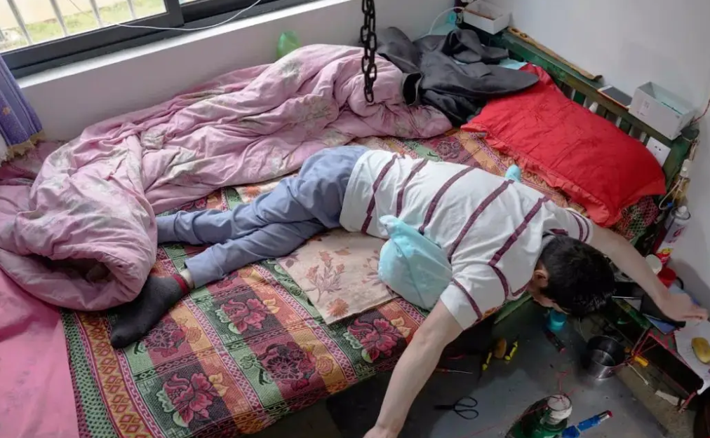 hr|毕业生求职被“丑拒”,门槛太高引质疑,HR: 个子太小不好做业绩