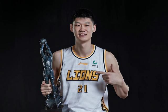 郭艾伦|CBA谁能单换郭艾伦？不超过五人，周琦绰绰有余，广东队后场在列