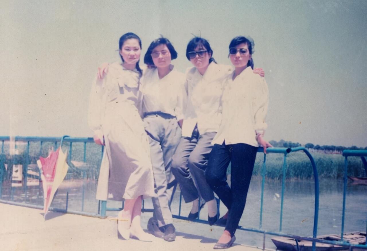 结婚照|父母当年的结婚照曝光，真是神仙颜值