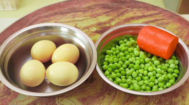 明日小满，饮食有讲究，“食2肉，吃3瓜2豆，忌2事”，整夏不受苦