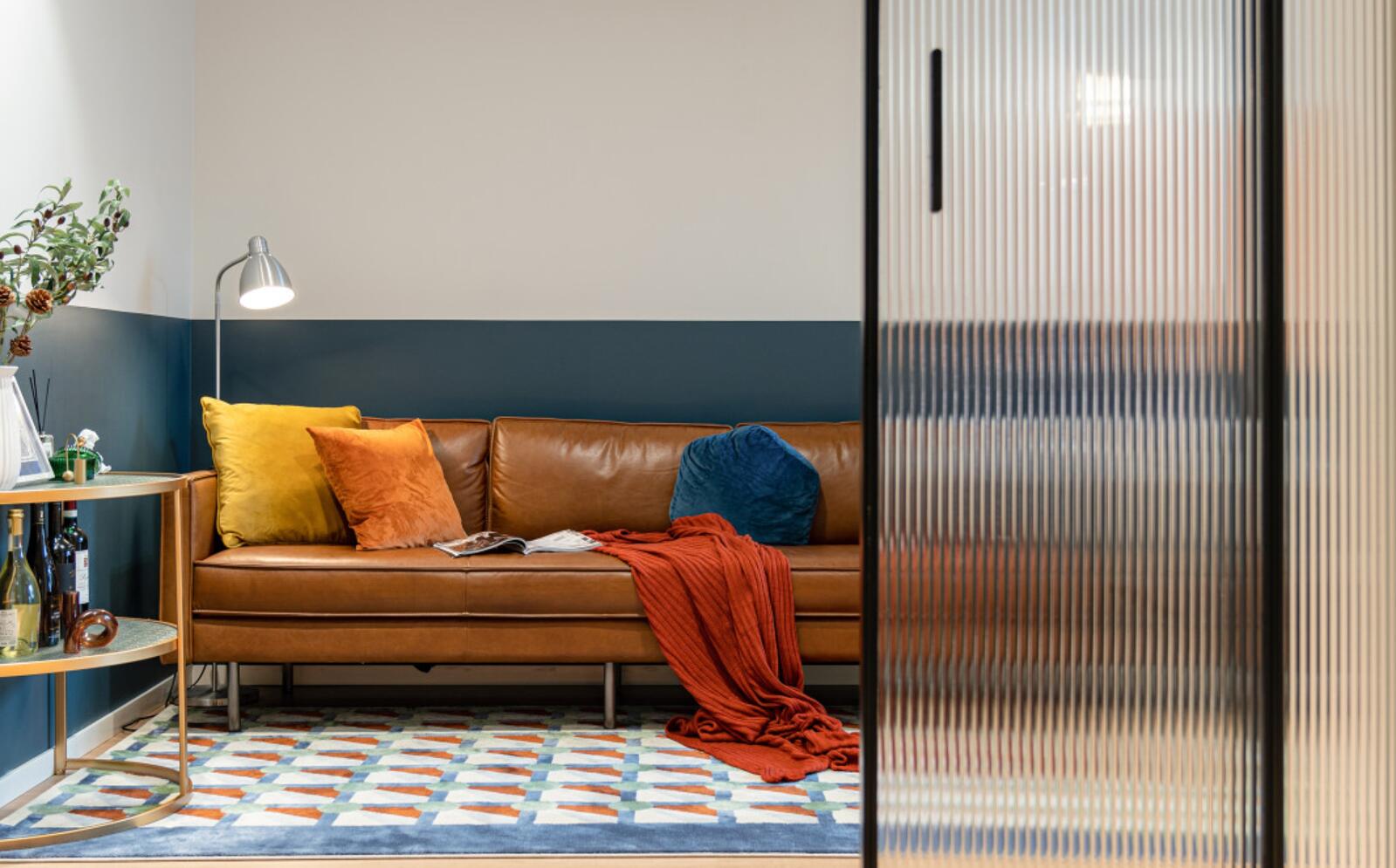 深漂8年的她,买下50㎡小家,改造后温暖实用,让所有人羡慕