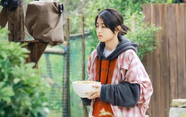 关晓彤|《向往6》官宣定档，张子枫张艺兴遭劝退，网友：睁眼说瞎话