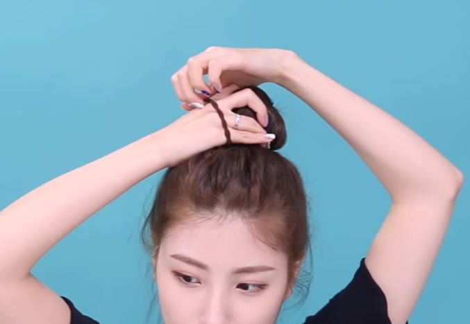 丸子头 扁头发量少一族每次扎丸子头就像方形鱼板配贡丸的便利店煮串？