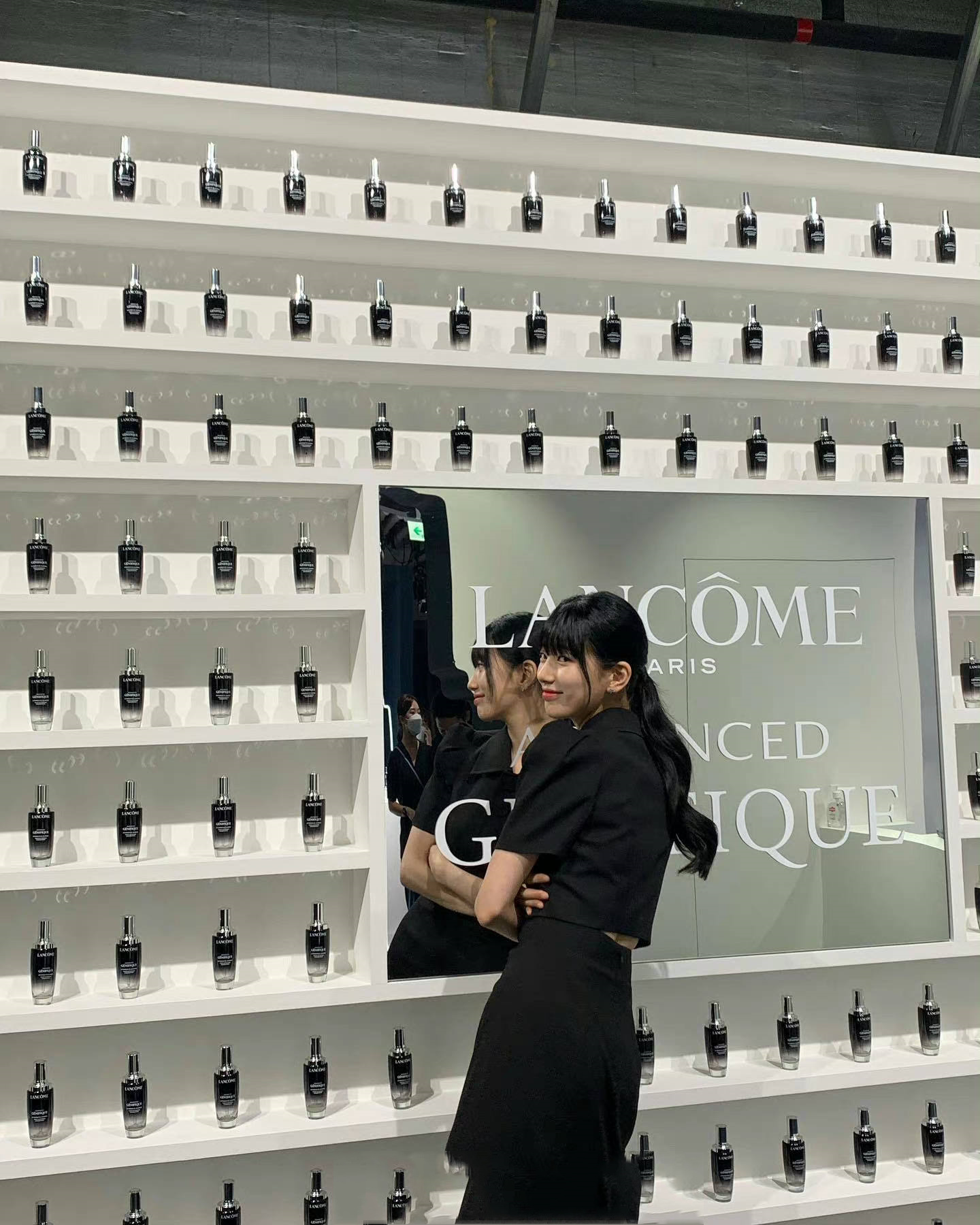 敷尔佳 裴秀智ins近照集锦，大家觉得哪种发型适合她？ ???