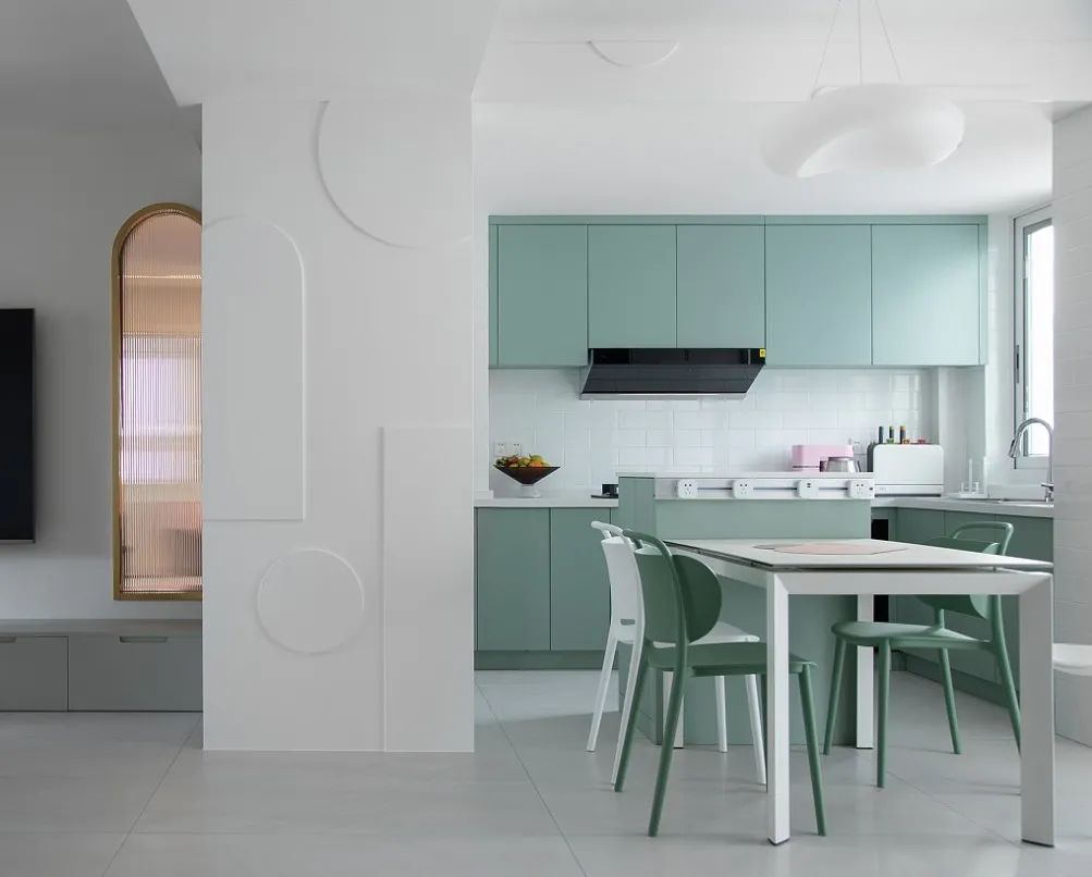 110平米3室2厅,动线逆袭+莫兰迪色+圆形元素,打造清新小家