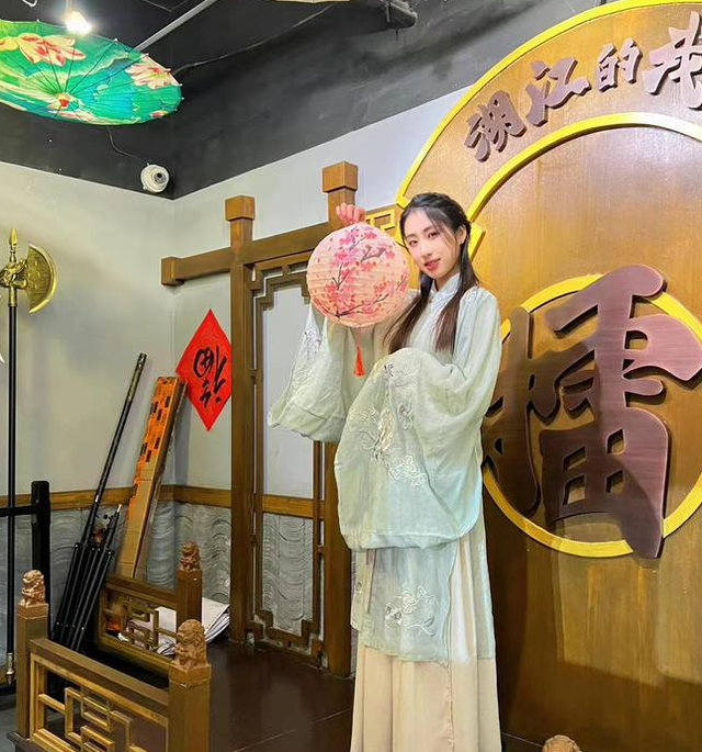 陈虹伊|还记得冰上火苗陈虹伊吗？失去奥运资格后风格大变，今成古风女神