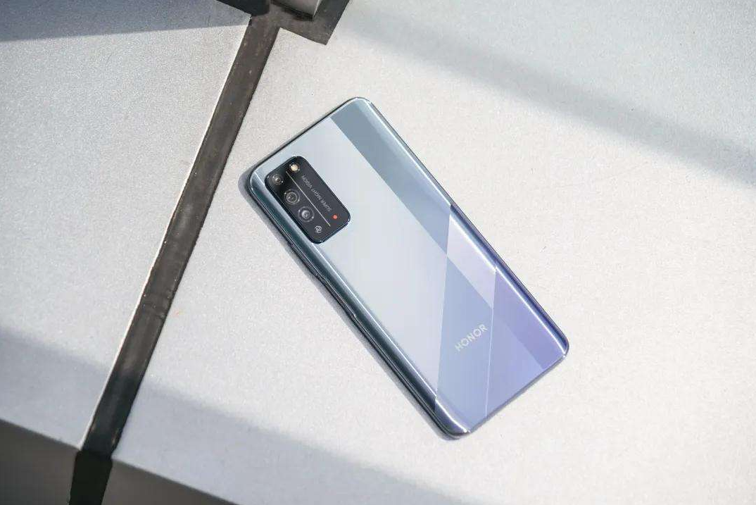 华为鸿蒙系统|麒麟芯片+4000万三摄，从1899元跌至1180元，鸿蒙5G手机更亲民了