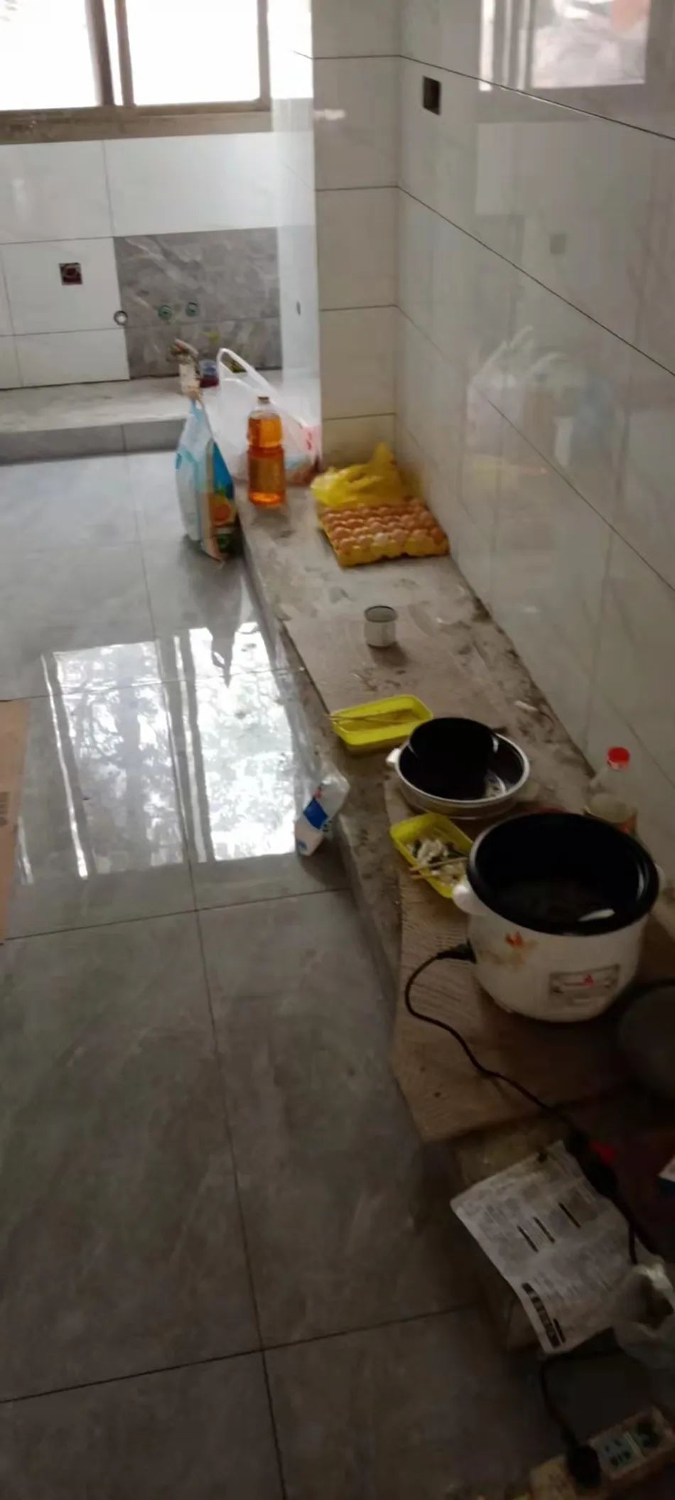 滞留在业主家的装修工人