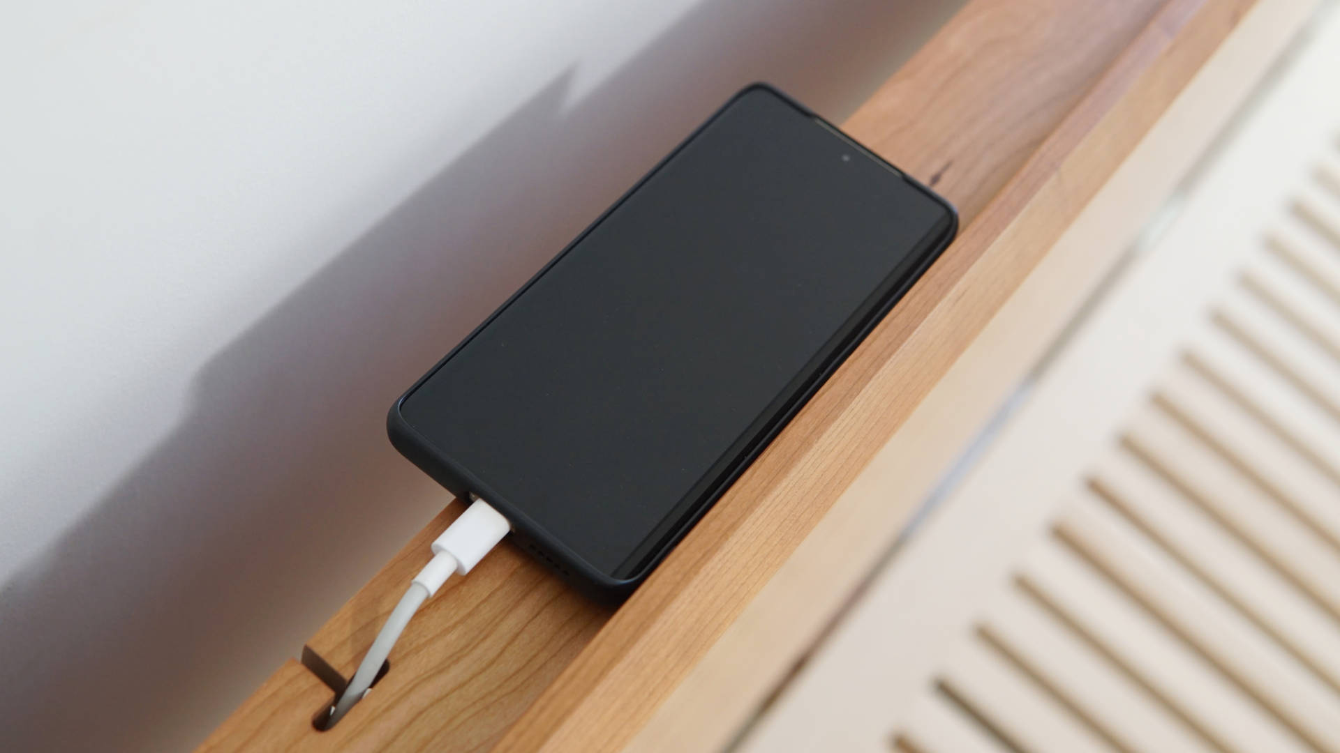 小户型家装经验分享，尽量能一步到位，记主卧升级八条床腿的木邻无忧实木床