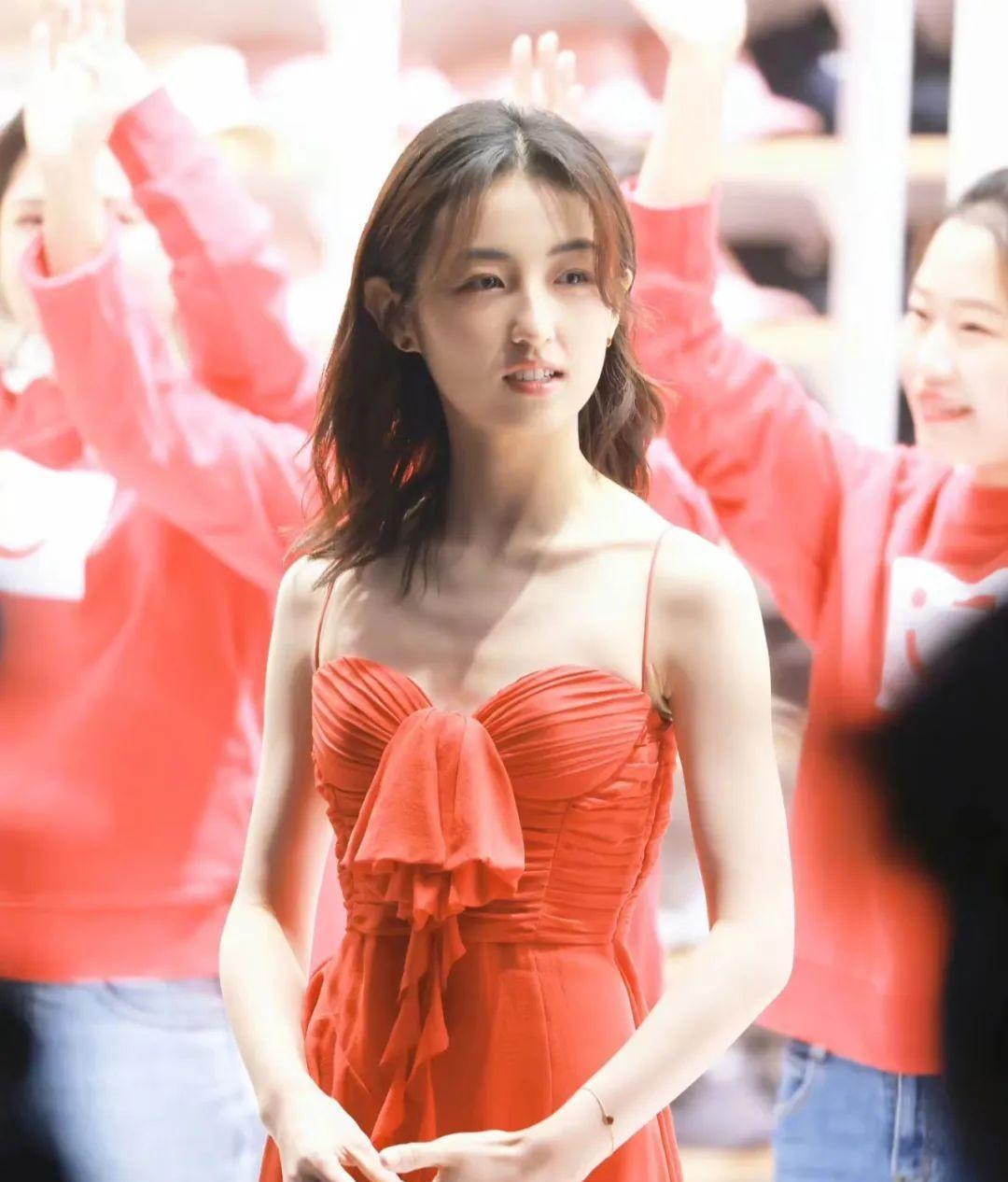 娱乐圈|排骨胸、筷子腿、纸片人,娱乐圈的“病态审美”,都该停了