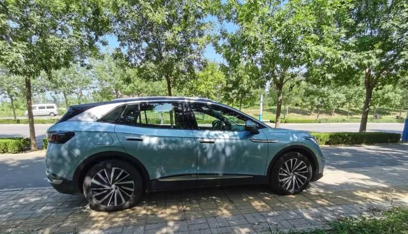 师出同门,id4中保研碰撞成绩优于一汽这款车,安全感满满