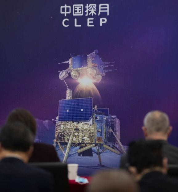 天外来物:中国发现月壤中的新矿物“嫦娥石”,月球是人造的吗?