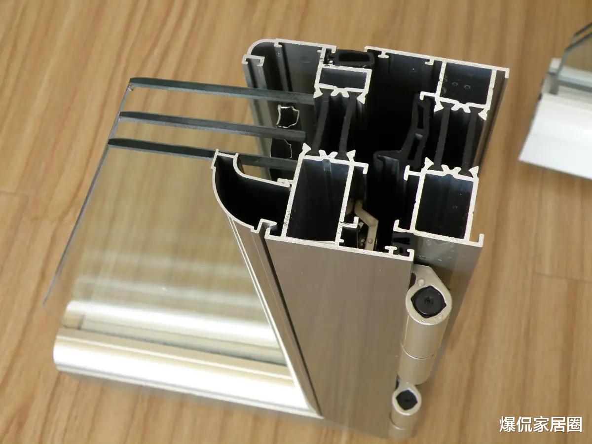 买门窗时,别问这二个问题,让人一看就知道是“外行”