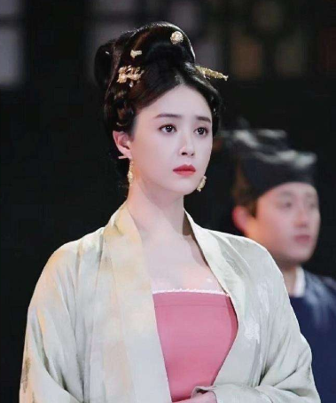 宋茜|麒麟臂、大象腿！6位长得好看，身材却让人直摇头的女明星