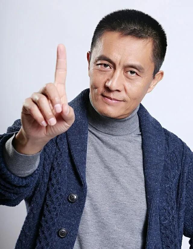 王菁华|演员王菁华：和常戎分手后，50岁仍未婚，如今她还好吗？