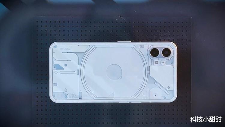 |Nothing Phone爆料：首款智能手机，直角中框+透明后盖科技感十足