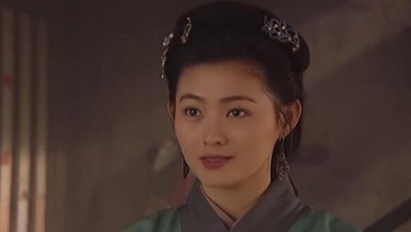 王思懿|52岁王思懿近照曝光，五官精致气质佳，最美“潘金莲”风韵犹存