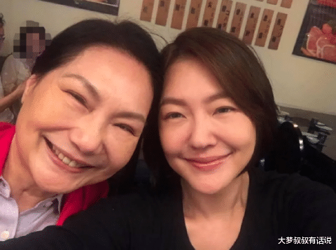 大S|小S超怕大S竟说服她开节目!S妈揭离婚内幕临走下跪公婆