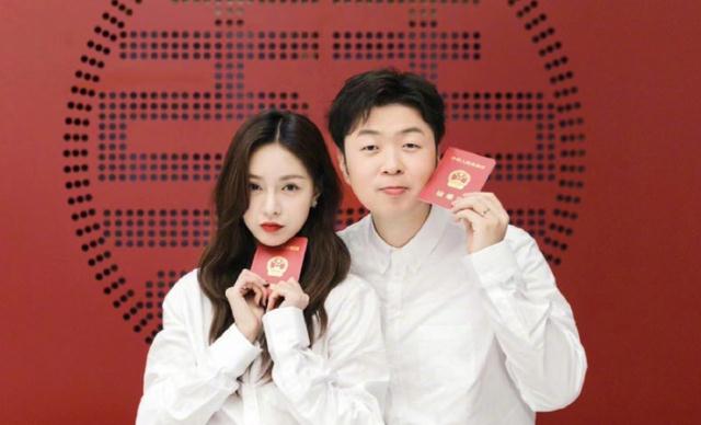 沈梦辰|网友晒与沈梦辰合照,脸部浮肿怀味十足,曾被曝和母亲现身妇科