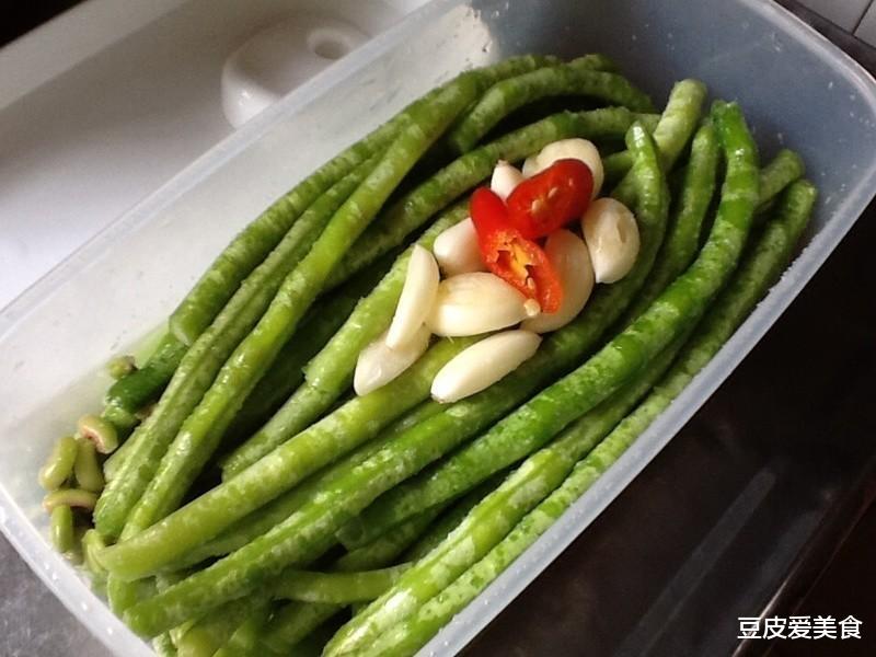 居家必囤的4种菜，不放冰箱能存半年，做什么菜都香，美味耐储存