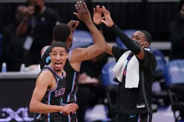 苏群|结束了！淘汰出局！16年不进季后赛！NBA史上第一烂