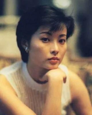 袁立|袁立,一婚演员二嫁富商,如今和小其11岁丈夫相伴没孩子成遗憾