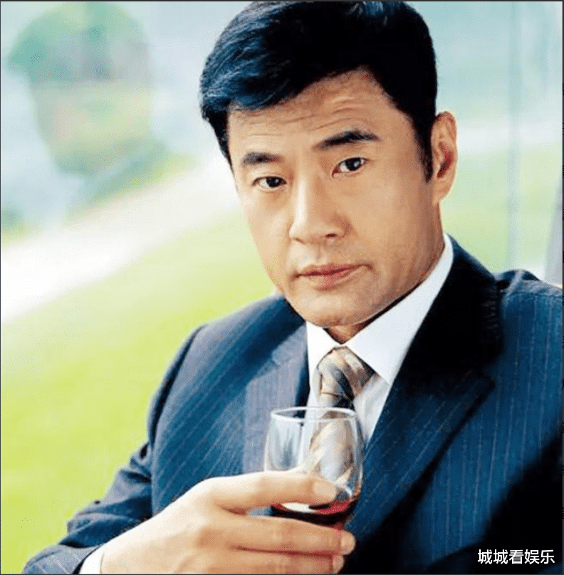 于荣光|阔别23年,64岁于荣光与王思懿再次同框,精神饱满不受离婚影响