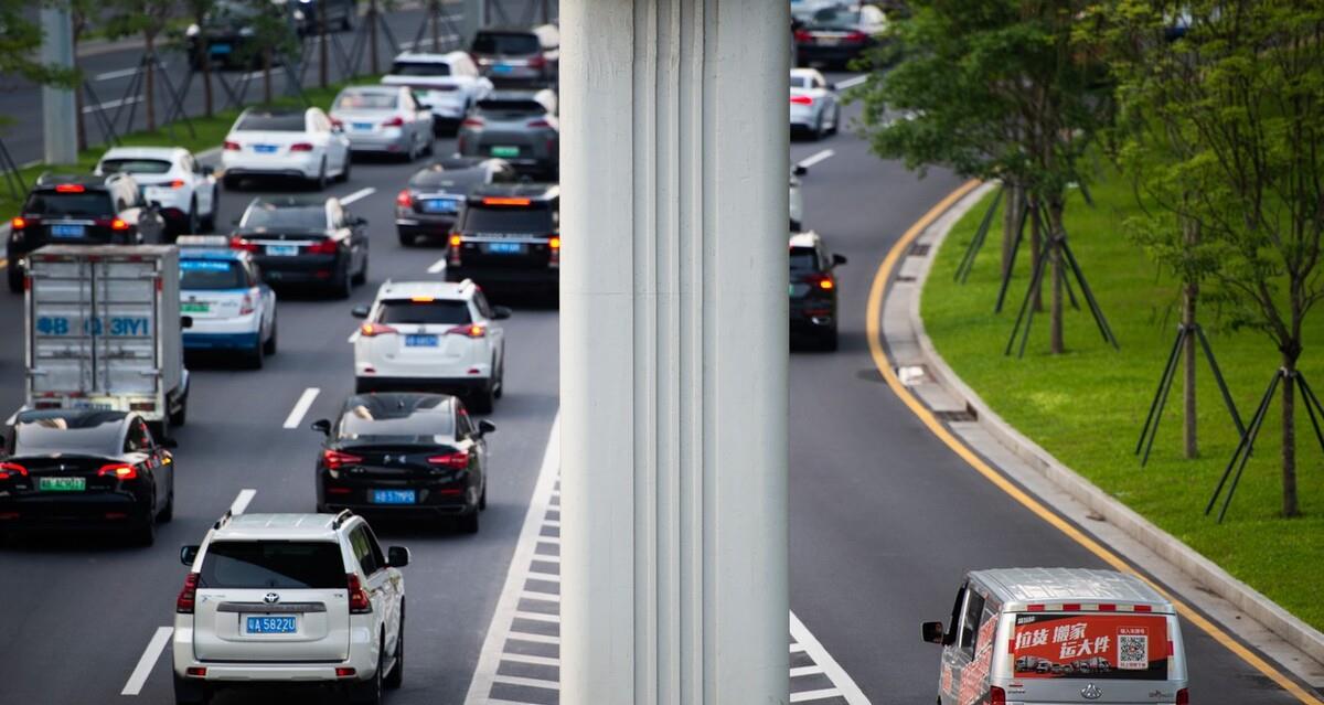 邕宁|高房价拉低了幸福指数,如果房价下跌一半,大家会更幸福吗