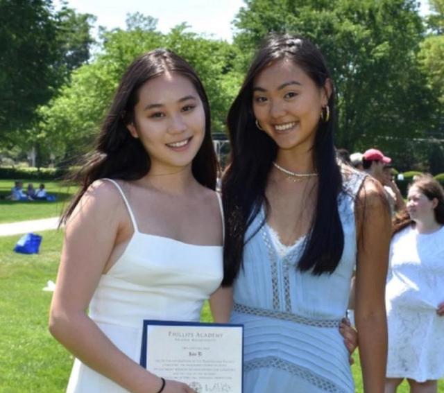 李连杰|李连杰小女儿走出抑郁，乘坐私人飞机，生活奢华