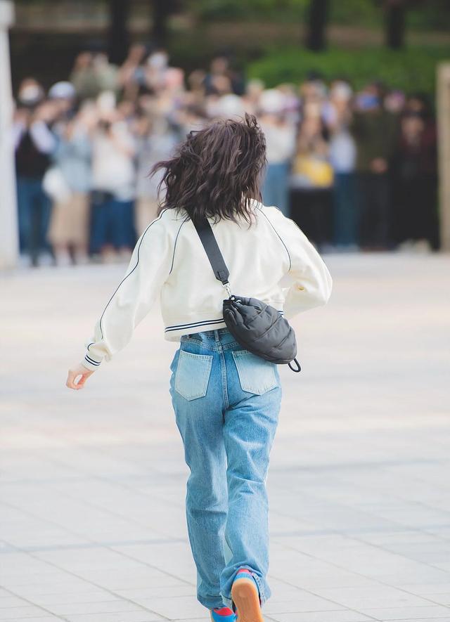 Red Velvet|韩女星孙承完元气满满奔赴粉丝的样子引热议，韩网友：可爱本爱！