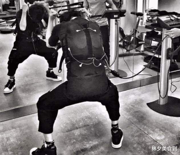 李小龙|李小龙最变态的训练:仅看到第3张,瞬间明白泰森为啥说他是杀手