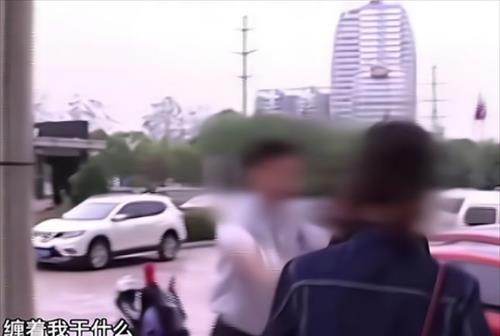 南昌一起女大学生为傍上富豪引起的荒唐伦理闹剧