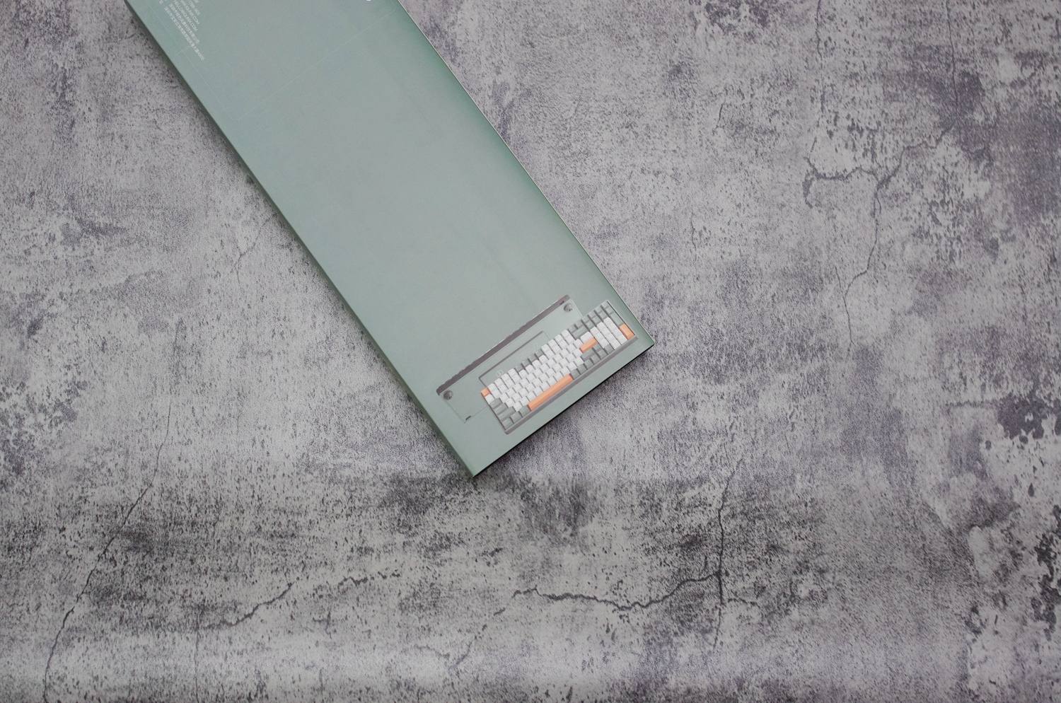 机械键盘|颜值、体积和数字区我全都有,IQUNIX F96 牛油果 机械键盘