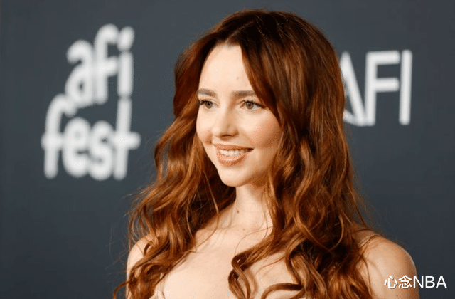 伊隆·马斯克|马斯克与女友分手后再结新欢？共乘私人飞机，疑是澳籍女演员