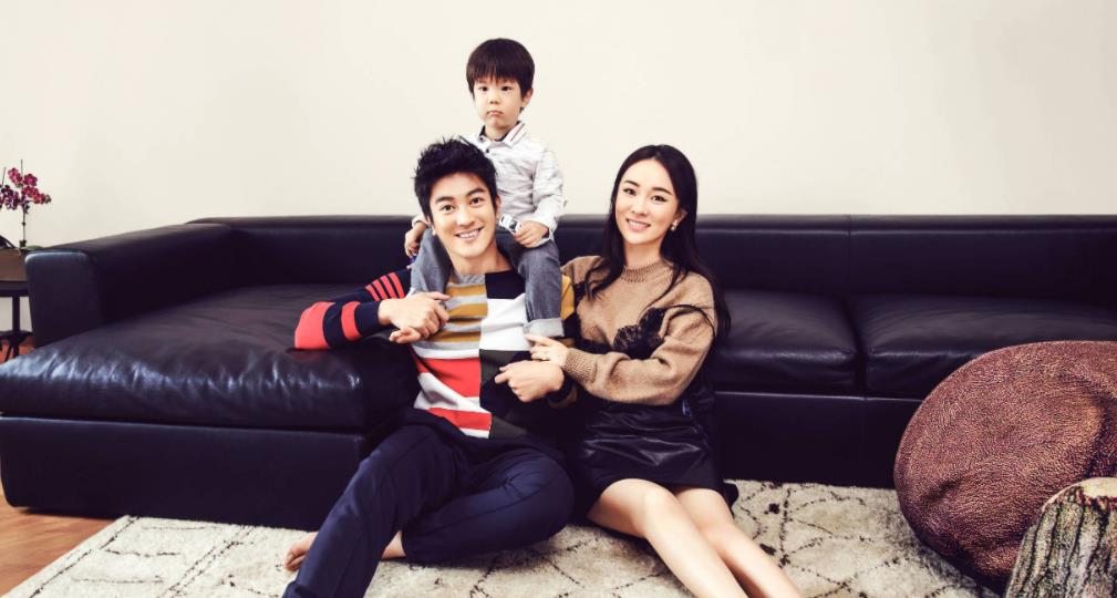 晒晒霍思燕和杜江的家，房子装修简单显得很空旷，连家具都没几件