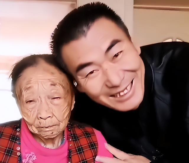 李玉成|85岁马玉琴去世了？李玉成连发3天库存，评论区回复成亮点