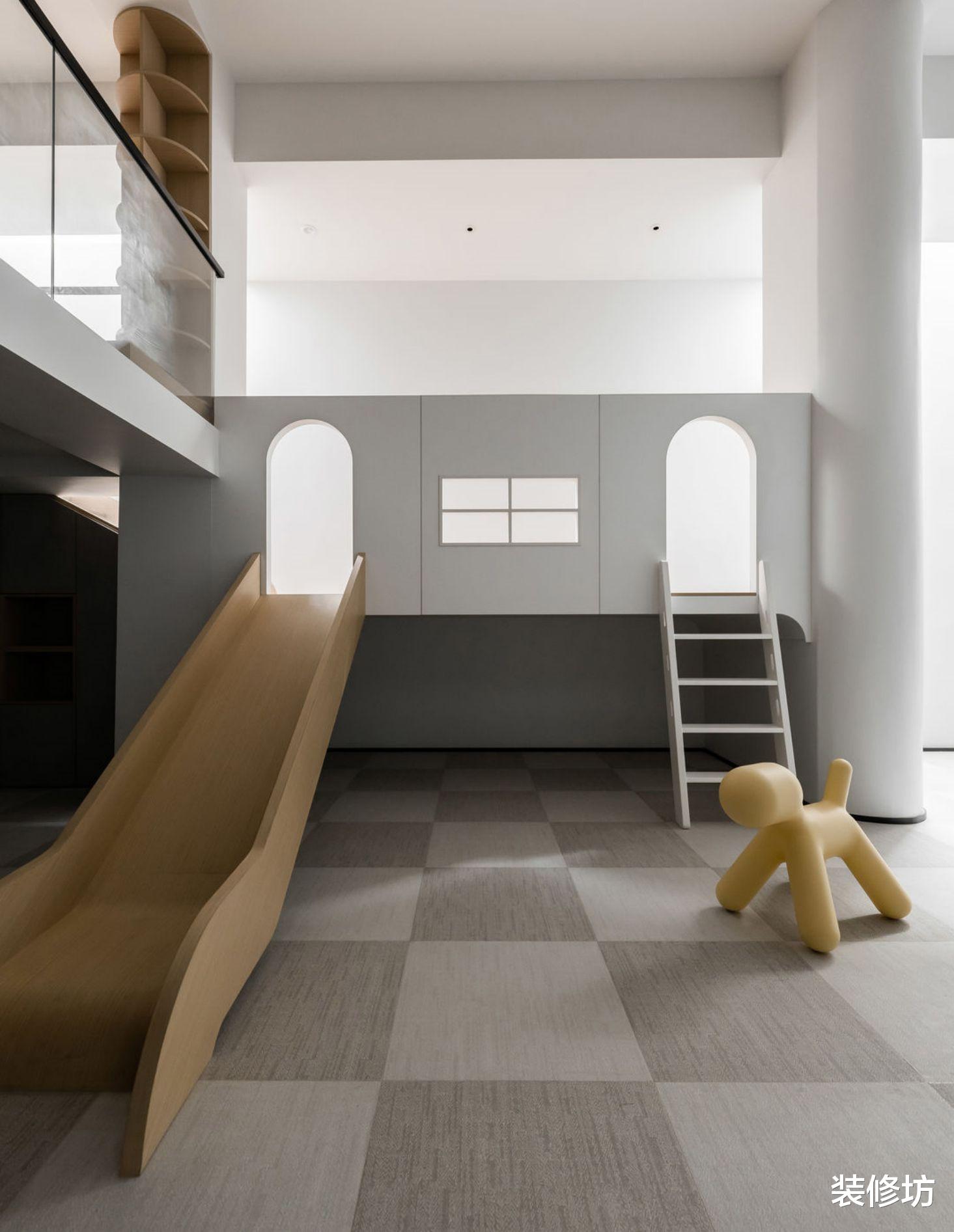 超大极简复式，家里还有地下游乐园，享受公主般的待遇